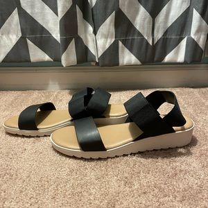 XOXO Elyse Sandals - Size 7.5
